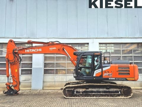 2022 Hitachi ZX250 LCN-7 crawler excavator side view 2022 Hitachi ZX250 LCN-7 crawler excavator side view