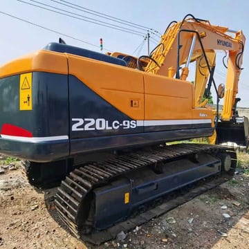 2023 Hyundai 220LC-9S crawler excavator, rear three-quarter view