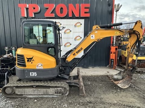 2016 Bobcat E35 mini excavator, side view 2016 Bobcat E35 mini excavator, side view