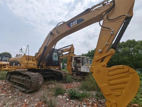 2020 Caterpillar 336D2 crawler excavator, side view 2020 Caterpillar 336D2 crawler excavator, side view