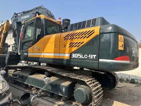 2021 Hyundai 305LC-9T crawler excavator, rear three-quarter view 2021 Hyundai 305LC-9T crawler excavator, rear three-quarter view