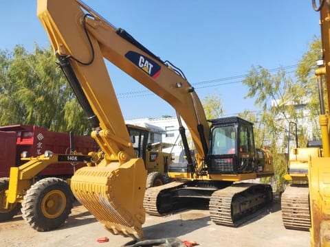 2023 Caterpillar 330D crawler excavator, side view 2023 Caterpillar 330D crawler excavator, side view