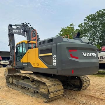 Volvo EC350EL crawler excavator, rear three-quarter view Volvo EC350EL crawler excavator, rear three-quarter view