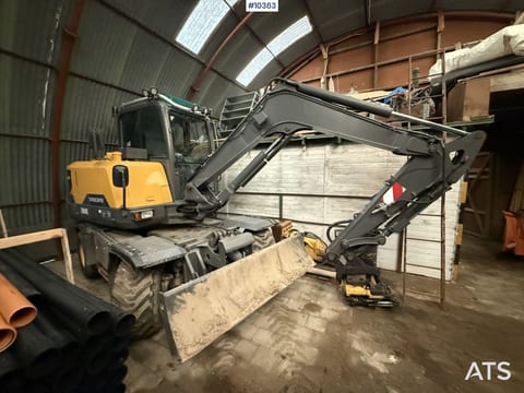 2016 Volvo EW60E wheel excavator, side view 2016 Volvo EW60E wheel excavator, side view