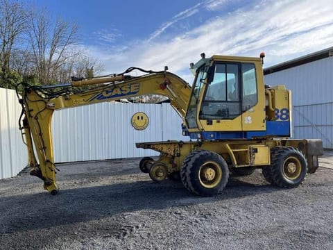2000 CASE 788-PRR wheel excavator, side profile view 2000 CASE 788-PRR wheel excavator, side profile view