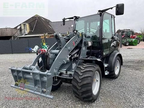 2023 Giant G5000Z wheel loader, front three-quarter view 2023 Giant G5000Z wheel loader, front three-quarter view