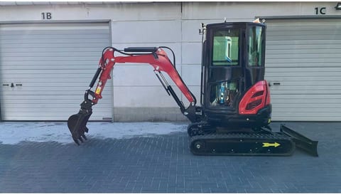 2026 DMPRO DM25J mini excavator, side view 2026 DMPRO DM25J mini excavator, side view