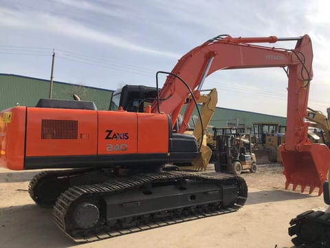 2013 Hitachi Zaxis 240 crawler excavator, side view 2013 Hitachi Zaxis 240 crawler excavator, side view