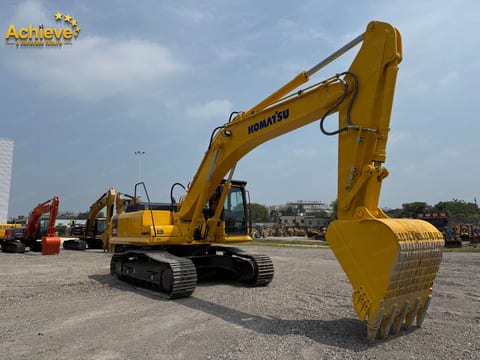 Komatsu PC300-8M0 crawler excavator, three-quarter view Komatsu PC300-8M0 crawler excavator, three-quarter view