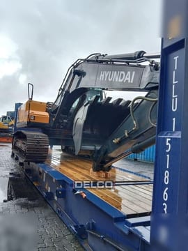 2026 Hyundai R215L crawler excavator, side profile view 2026 Hyundai R215L crawler excavator, side profile view