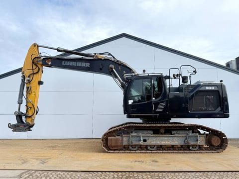 2020 Liebherr R930 LC V crawler excavator side view 2020 Liebherr R930 LC V crawler excavator side view