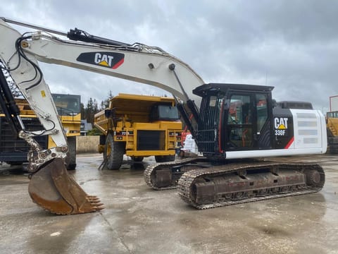 2017 Caterpillar 330F crawler excavator, side view 2017 Caterpillar 330F crawler excavator, side view
