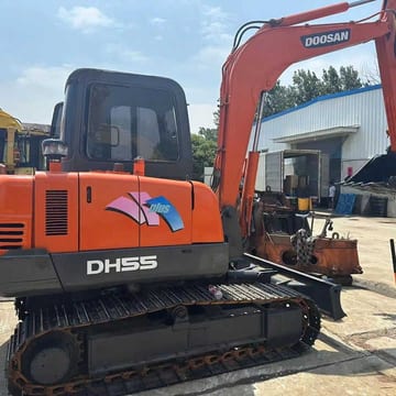 2023 Doosan DH55 crawler excavator side view 2023 Doosan DH55 crawler excavator side view
