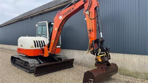 2007 Terex TC75 crawler excavator, side view 2007 Terex TC75 crawler excavator, side view