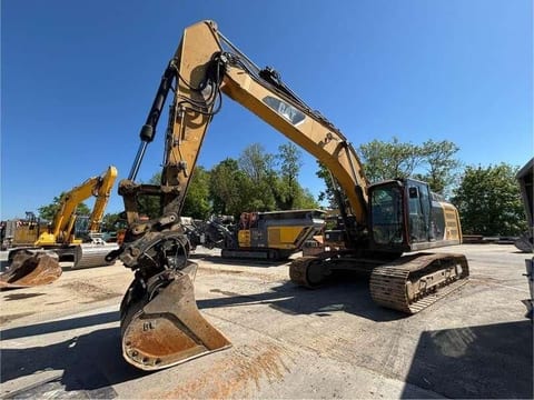 2013 Caterpillar 329EL crawler excavator, side profile view 2013 Caterpillar 329EL crawler excavator, side profile view