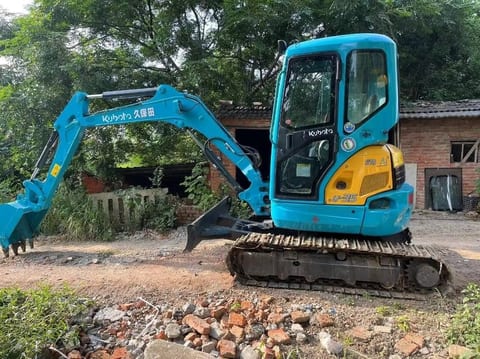 2023 Kubota U-35 mini excavator, side profile view 2023 Kubota U-35 mini excavator, side profile view