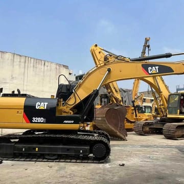 Escavatore cingolato Caterpillar 320D2 del 2022, vista laterale Escavatore cingolato Caterpillar 320D2 del 2022, vista laterale