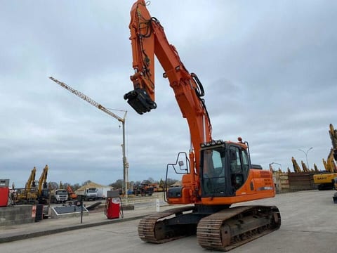 2017 Doosan DX225LC crawler excavator, front three-quarter view 2017 Doosan DX225LC crawler excavator, front three-quarter view