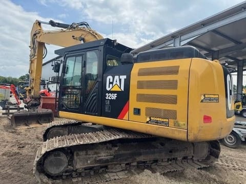 2018 Caterpillar 326FL crawler excavator, side view 2018 Caterpillar 326FL crawler excavator, side view