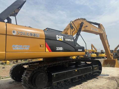 2023 Caterpillar 330D2 crawler excavator side view 2023 Caterpillar 330D2 crawler excavator side view