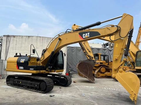 Экскаватор 2024 Caterpillar 320D2, боковой профиль Экскаватор 2024 Caterpillar 320D2, боковой профиль