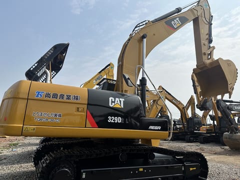 2023 Caterpillar 329D2 L crawler excavator side view 2023 Caterpillar 329D2 L crawler excavator side view