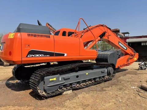 2024 Doosan DX300LC-9C crawler excavator rear three-quarter view 2024 Doosan DX300LC-9C crawler excavator rear three-quarter view
