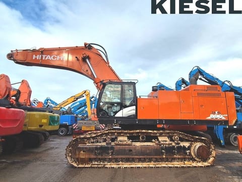 2020 Hitachi Zaxis 890 LCH-6 crawler excavator, side view 2020 Hitachi Zaxis 890 LCH-6 crawler excavator, side view