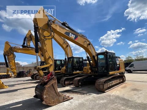 2016 Caterpillar 326FLN crawler excavator, side view 2016 Caterpillar 326FLN crawler excavator, side view