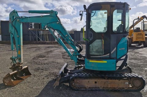 2021 Kobelco SK28SR-6E mini excavator side view 2021 Kobelco SK28SR-6E mini excavator side view