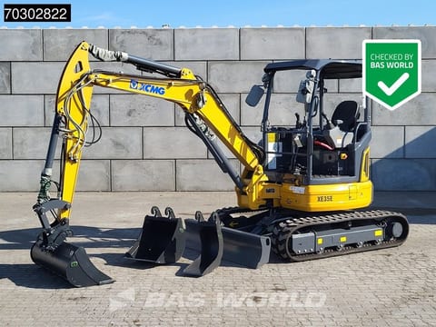 2023 XCMG XE35 E mini excavator, side view 2023 XCMG XE35 E mini excavator, side view