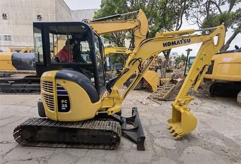 2023 Komatsu PC35 MR mini excavator, side view 2023 Komatsu PC35 MR mini excavator, side view