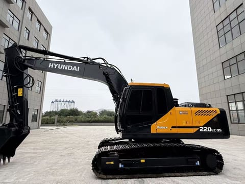 2023 Hyundai R220LC-9S crawler excavator, side profile view 2023 Hyundai R220LC-9S crawler excavator, side profile view