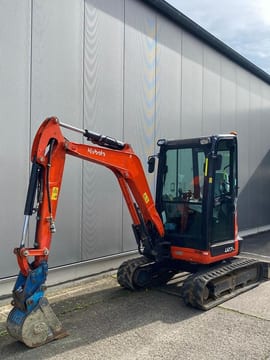 2021 Kubota U27-4 mini excavator, side view 2021 Kubota U27-4 mini excavator, side view