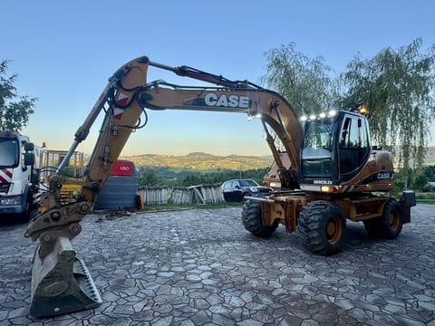 2006 CASE WX145 wheel excavator, side view 2006 CASE WX145 wheel excavator, side view