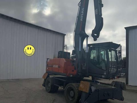 2012 Atlas 230MH material handler, side view 2012 Atlas 230MH material handler, side view