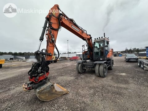2019 Doosan DX165W-5 wheel excavator, front three-quarter view 2019 Doosan DX165W-5 wheel excavator, front three-quarter view