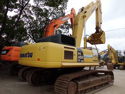 2024 Komatsu PC450 LC crawler excavator rear three-quarter view 2024 Komatsu PC450 LC crawler excavator rear three-quarter view