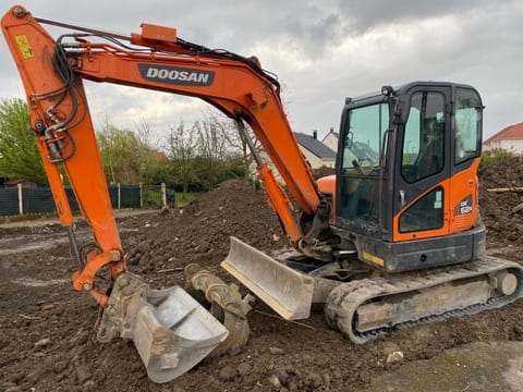 2018 Doosan DX62R-3 mini excavator, side view 2018 Doosan DX62R-3 mini excavator, side view