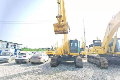 2024 Komatsu PC350-7 crawler excavator, front view 2024 Komatsu PC350-7 crawler excavator, front view