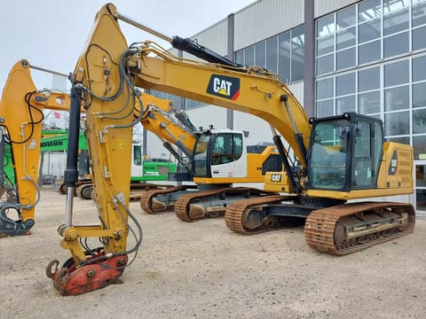 2019 Caterpillar 323 crawler excavator, side view 2019 Caterpillar 323 crawler excavator, side view