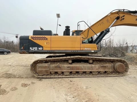 2013 Hitachi R485 crawler excavator side view 2013 Hitachi R485 crawler excavator side view