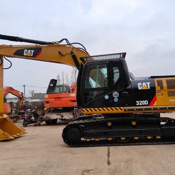 2016 Caterpillar 320D crawler excavator side view 2016 Caterpillar 320D crawler excavator side view