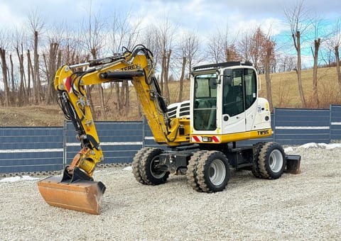 2015 Terex TW95 wheel excavator side view 2015 Terex TW95 wheel excavator side view
