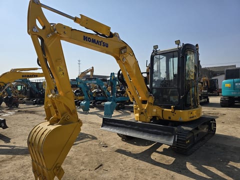 2024 Komatsu PC40 mini excavator, front three-quarter view 2024 Komatsu PC40 mini excavator, front three-quarter view