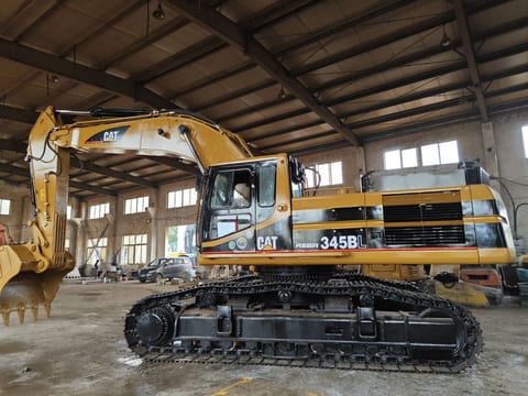 Caterpillar 345BL crawler excavator side view Caterpillar 345BL crawler excavator side view