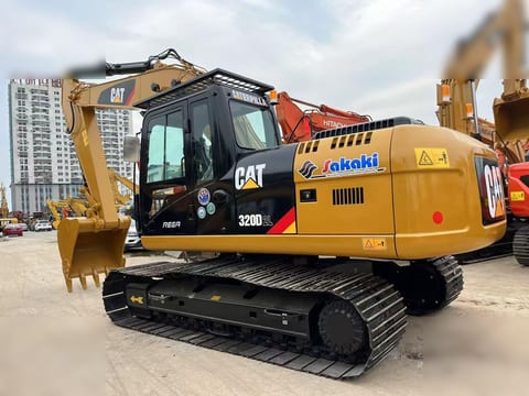 Escavatore cingolato Caterpillar 320D2L del 2022, vista laterale Escavatore cingolato Caterpillar 320D2L del 2022, vista laterale