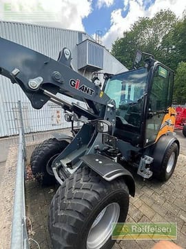 2023 Giant G5000 wheel loader, side view 2023 Giant G5000 wheel loader, side view