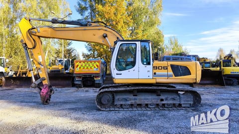 2014 Liebherr R906LC crawler excavator, side profile view 2014 Liebherr R906LC crawler excavator, side profile view