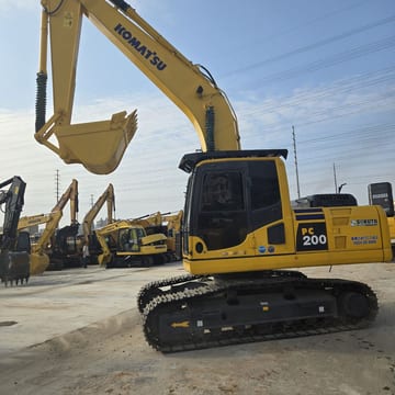 2024 Komatsu PC200-8 koparka gąsienicowa, widok z boku 2024 Komatsu PC200-8 koparka gąsienicowa, widok z boku